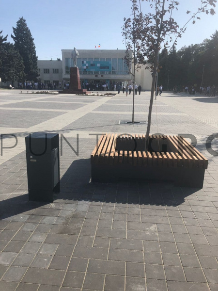 Скамейка Стенд/Stand без спинки с приствольной решеткой